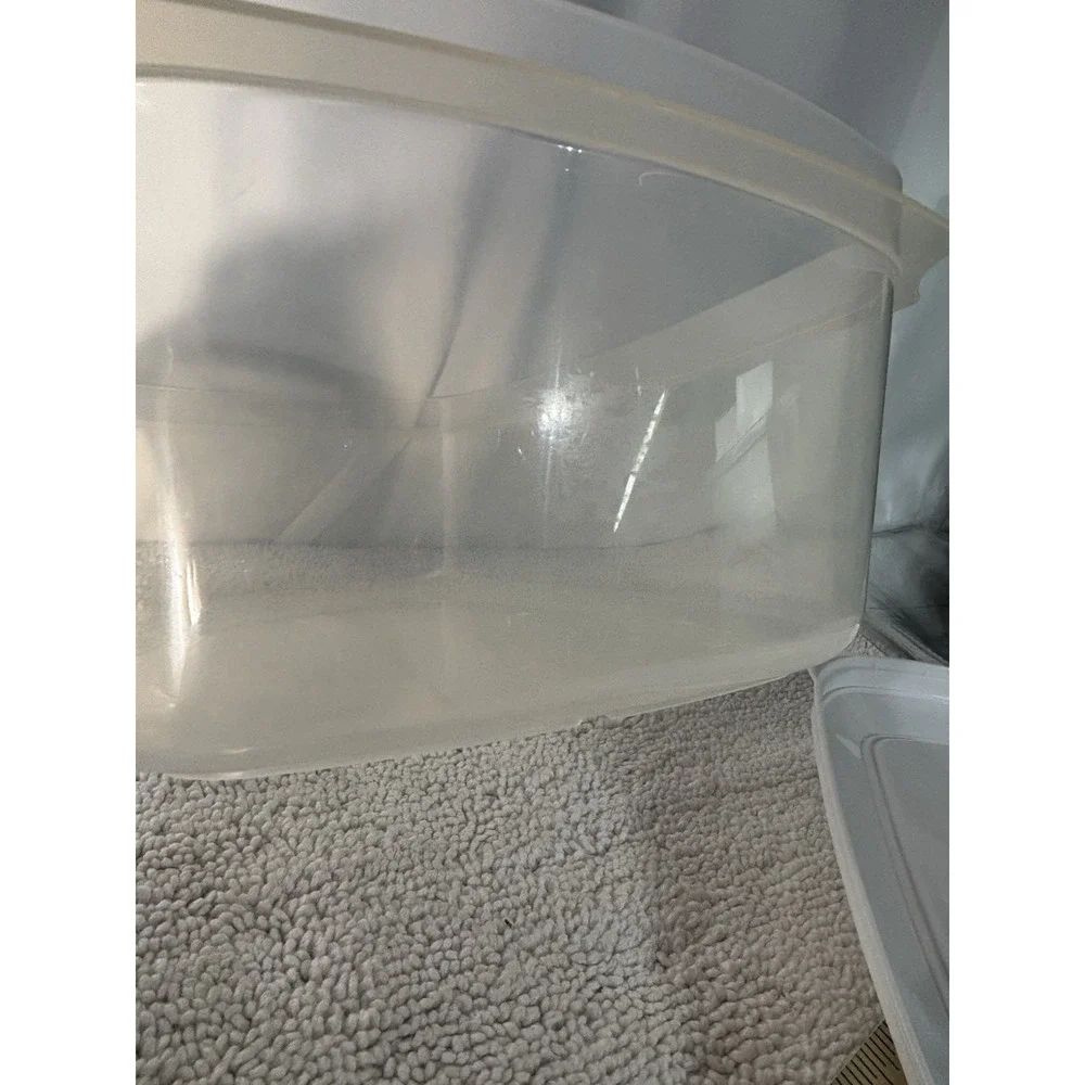 VTG Rubbermaid 2.4 GAL Food Storage Container Clear Snap Lid 